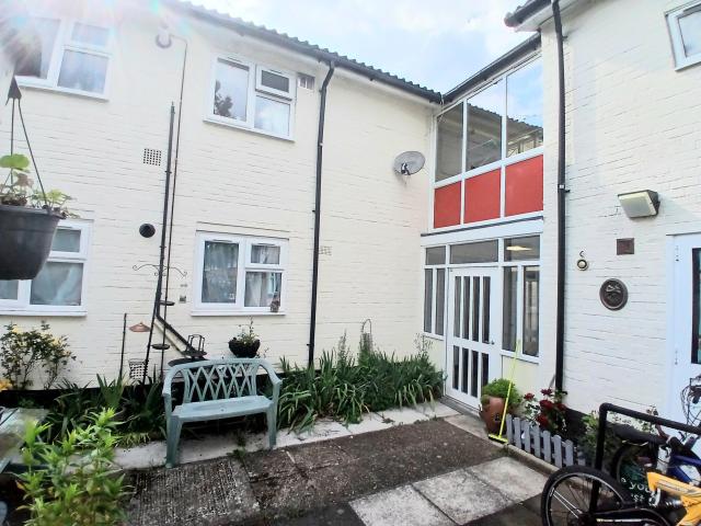 studio for rent in Foxfield, Stevenage, Stevenage