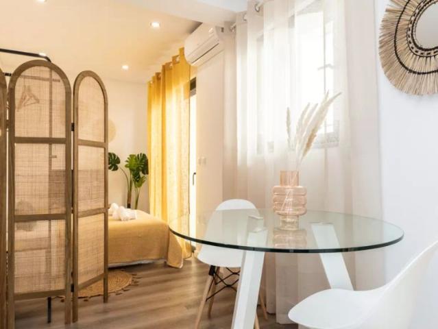 Studio for rent in Faro, bills included