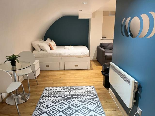 studio for rent in Frogmore Street, BS1 5LZ