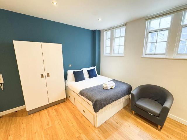 studio for rent in Frogmore Street, BS1 5LZ