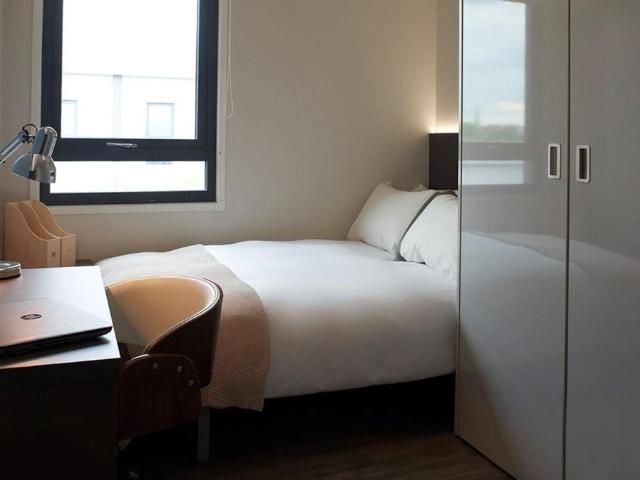 Studio to rent on Holloway Road, London