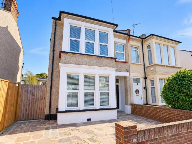 studio for rent in Honiton Road, Southend On Sea