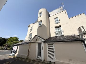 studio for rent in High Street, Cheltenham
