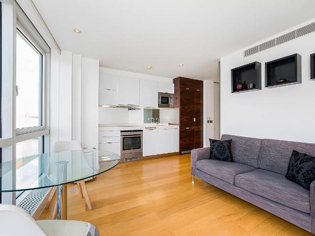 studio for rent in Ontario Tower, Blackwall, E14