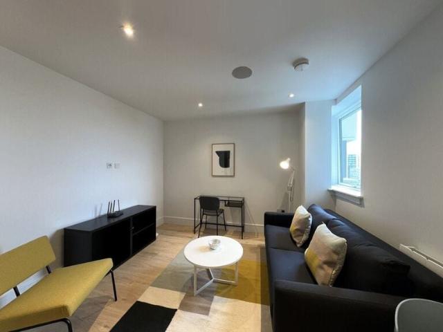 1 bedroom flat to rent on Olympic Way, London