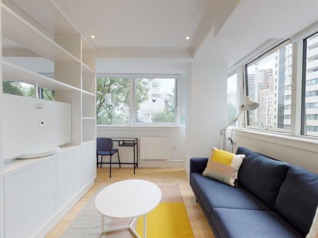 Studio to rent on Olympic Way, London