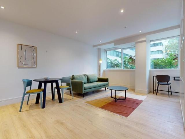 Studio to rent on Olympic Way, London