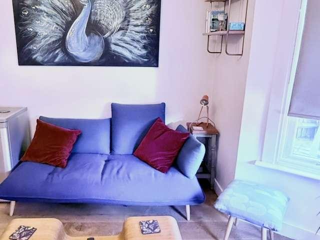 Studio for rent in London, bills included