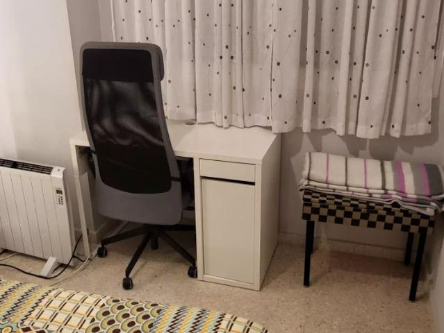Studio for rent in La Calzada, bills included