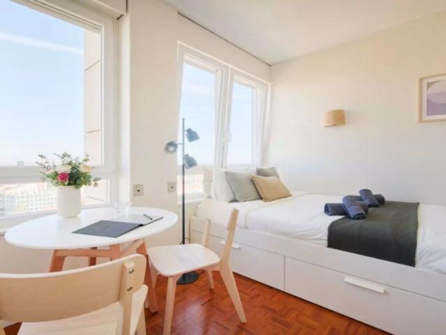 Studio for rent in Lisbon, all bills included