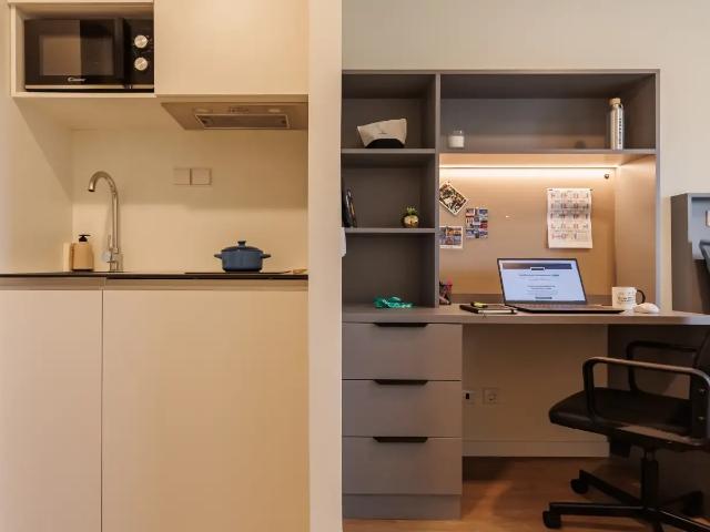 Studio for rent in Lisbon, all bills included