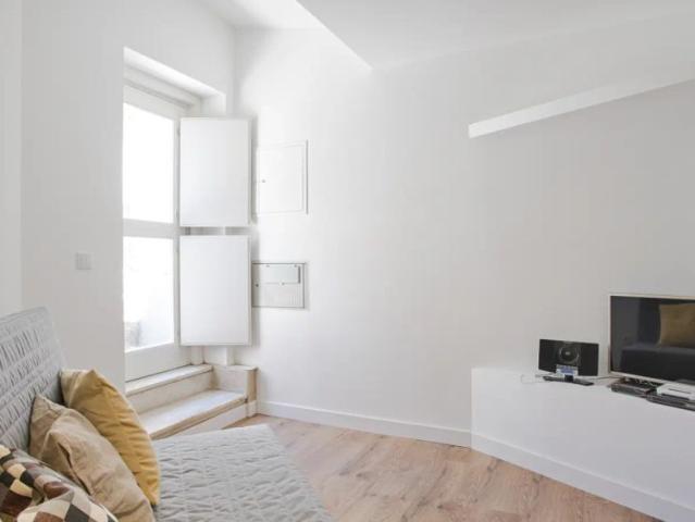 Studio for rent in Lisbon, bills included