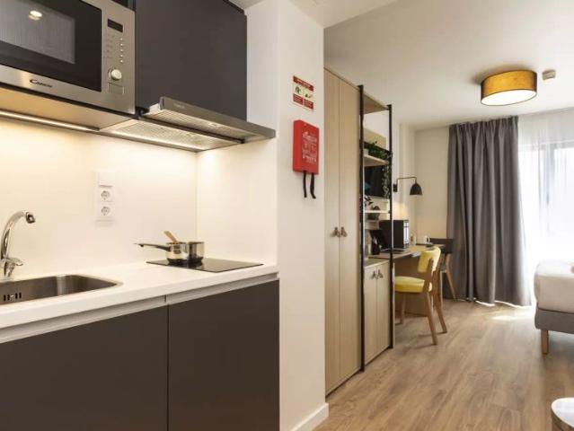 Studio for rent in Lisbon, bills included