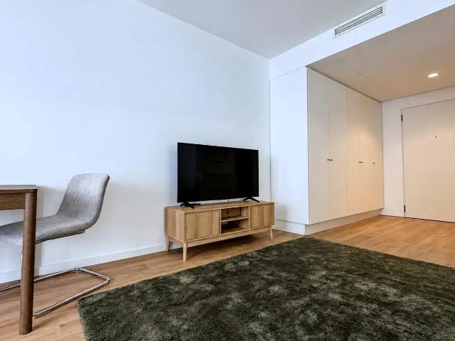 Studio for rent in Lisbon, bills included