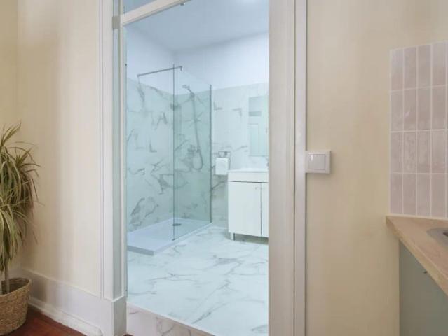 Studio for rent in Lisbon, bills included