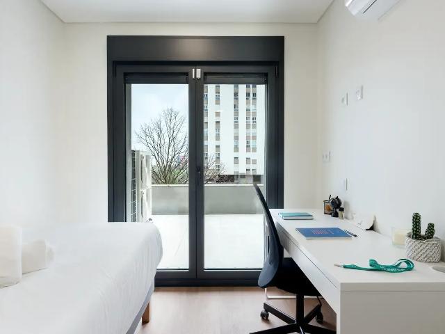 Studio for rent in Lisbon, bills included