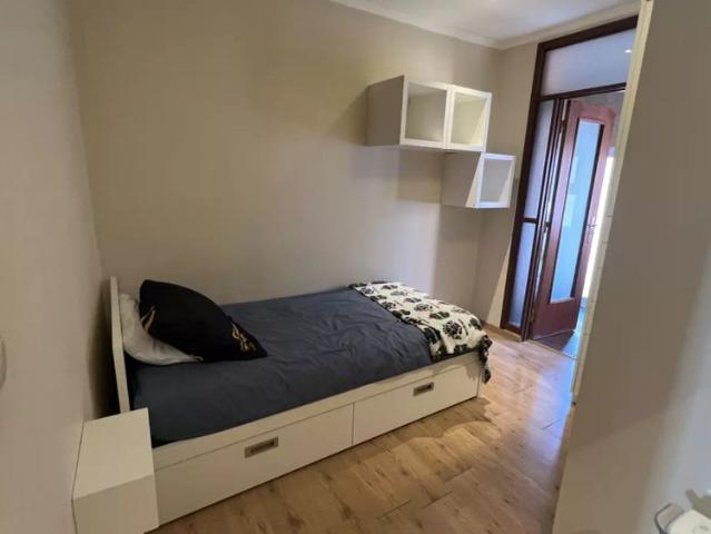 Studio for rent in Lisbon, smoking allowed