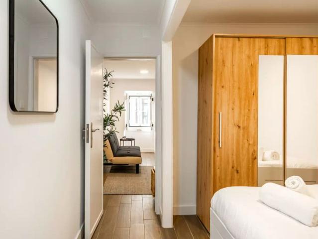 Studio for rent in Lisbon with balcony