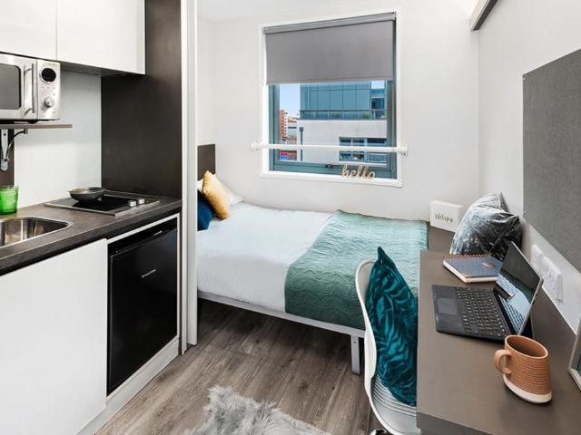 Studio to rent on Market Road, London