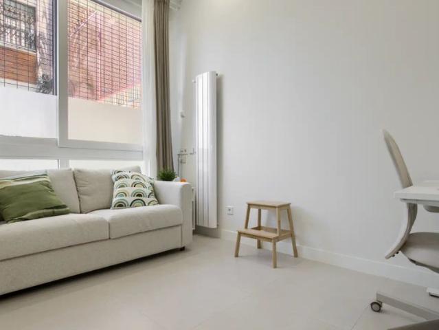 Studio for rent in Marroquina, some bills included