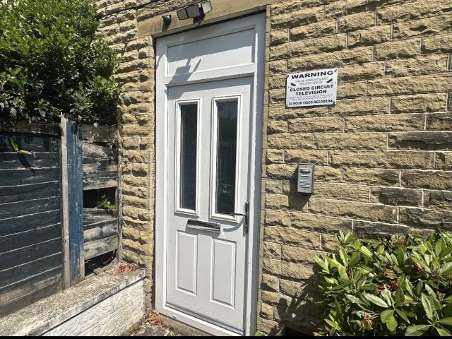 studio for rent in Miln Road, Huddersfield, Huddersfield