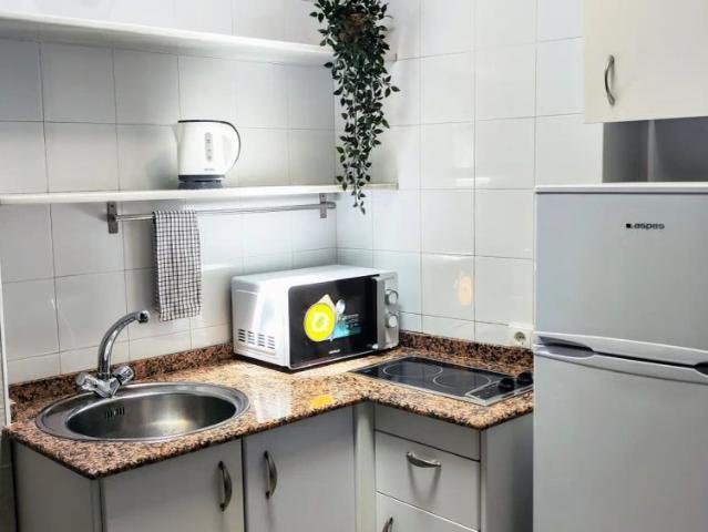 Studio for rent in Museo, Sevilla, bills included