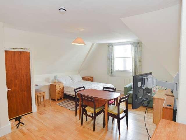 Studio for rent in Norland, London
