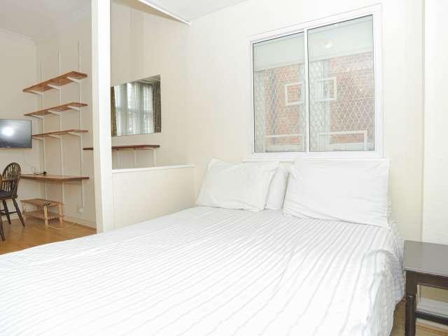 Studio for rent in Norland, London