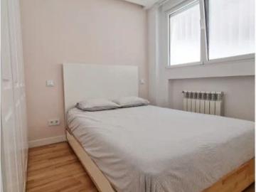 Studio for rent in Numancia, bills included