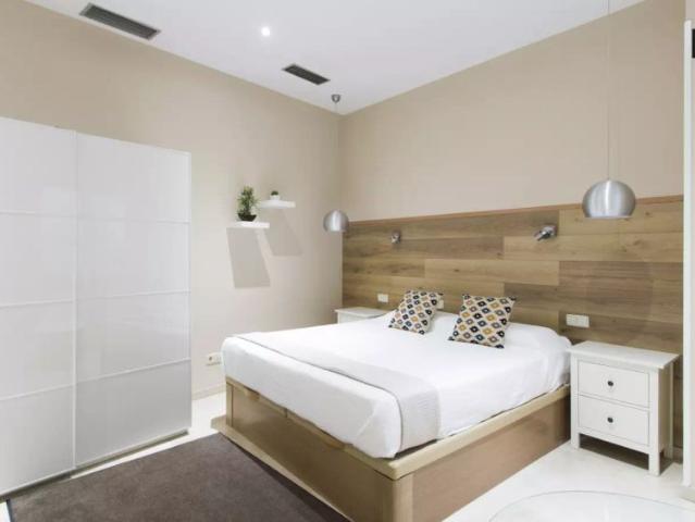 Studio for rent in Sol, perfect for professionals or students