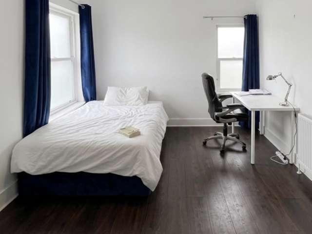 Studio for rent in Saint George's, London