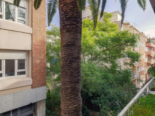 Studio for rent in Sarria perfect for professionals and couples