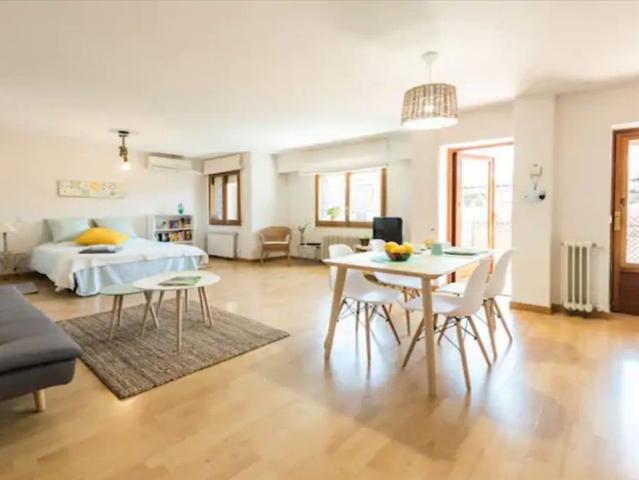 Studio for rent in Simancas, couples allowed