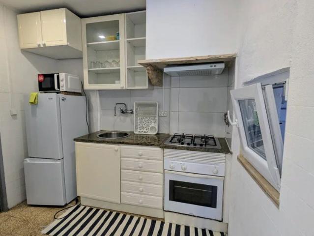 Studio for rent in Sintra no internet available