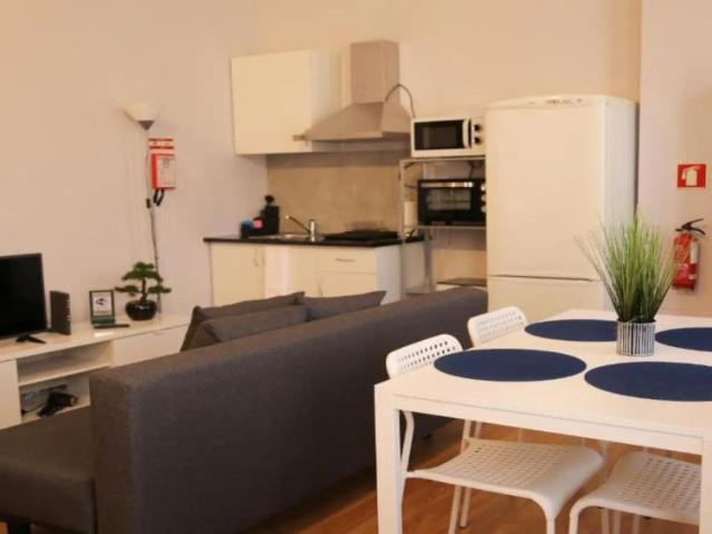 Studio for rent in Porto, bills included
