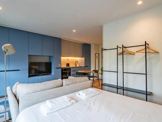 Studio for rent in Porto, bills included