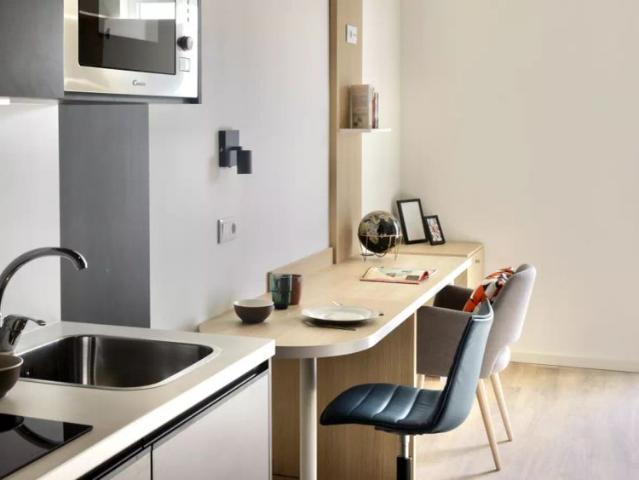 Studio for rent in Porto, bills included