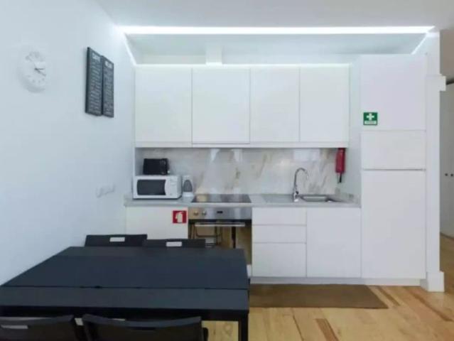 Studio for rent in Porto, bills included, professionals and students