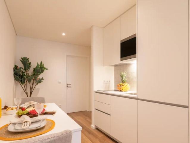 Studio for rent in Porto, no smoking or pets