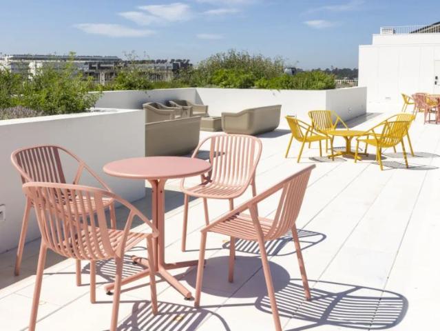 Studio for rent in Porto with bills included