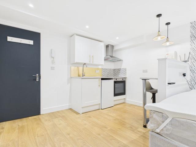 studio for rent in Property, BN1 2HD