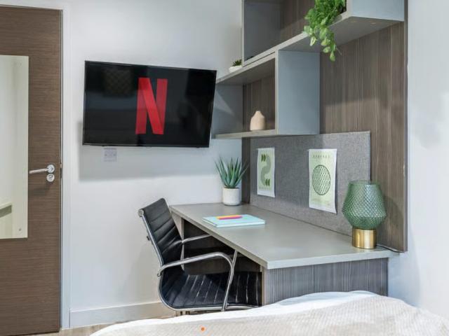 studio for rent in Property, BS1 4TR