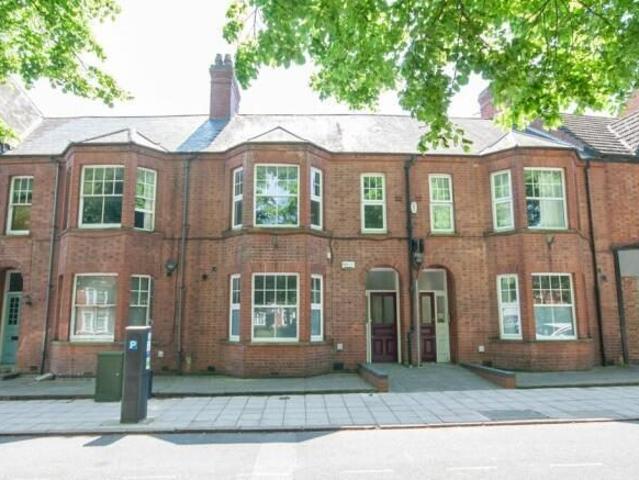 studio for rent in Regent Street, CV21 2PS