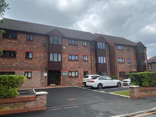 studio for rent in Rena Court, Sparth Lane, Heaton Moor, Stockport, SK4 2PL, Greater Manchester, UK