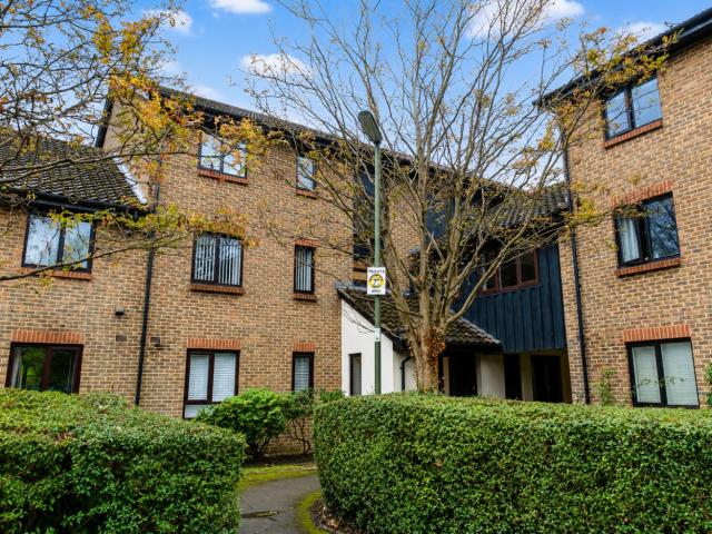 studio for rent in Rickwood, Horley, Surrey, RH6