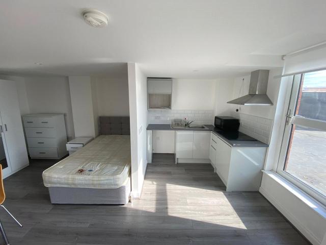 studio for rent in Wolstenholme Square, Liverpool, Merseyside, L1 4JL
