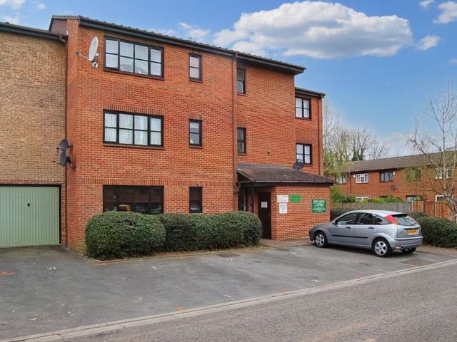 studio for rent in Waterside, Uxbridge, UB8