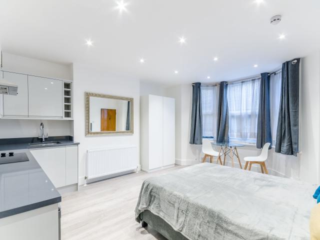 Studio for Rent in West Kensington | Foxtons