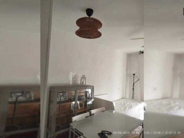 Studio for rent in Triana, professionals and families permitted