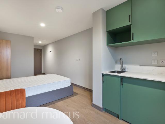 studio for rent in Victoria Road, Feltham, Feltham